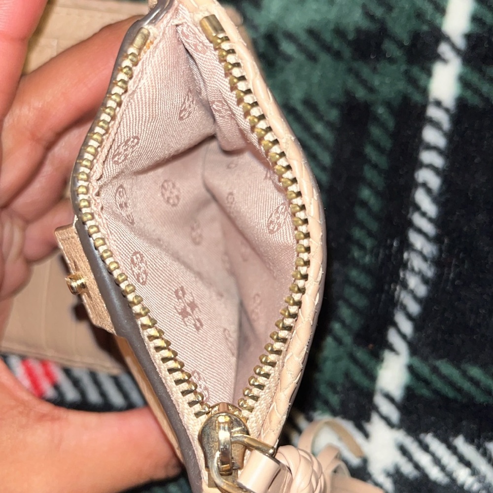 Nude Tory Burch bi fold wallet! - Picture 3 of 4